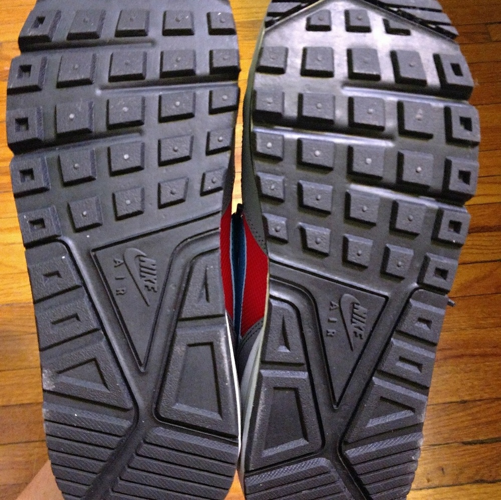 Nike Air Max Size 8 - image 4